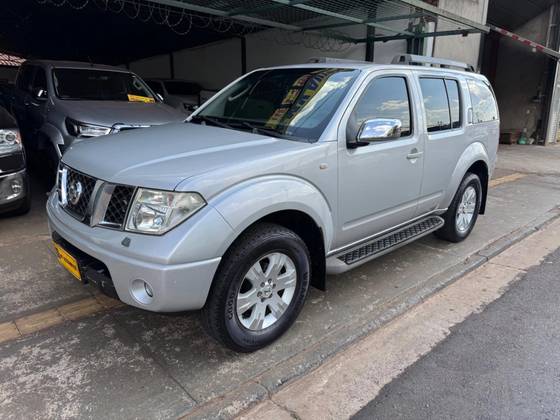 NISSAN PATHFINDER 2.5 LE 4X4 TURBO INTERCOOLER DIESEL 4P AUTOMÁTICO